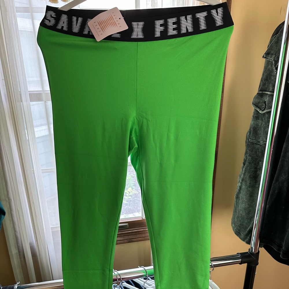 New Savage by Fenty leggings sz Large